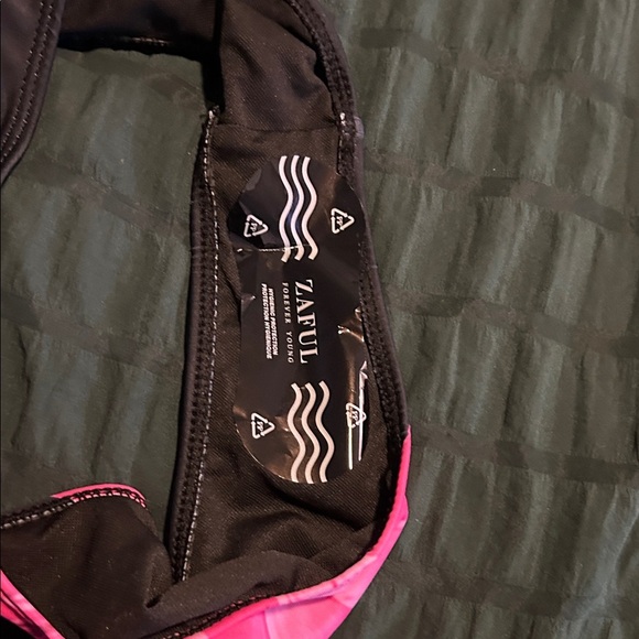 Zaful Black and Pink Floral Bikini with detachable straps - Picture 7 of 7